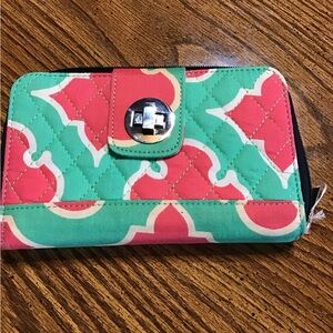 Women’s NWT Quilted Wallet lots of storage